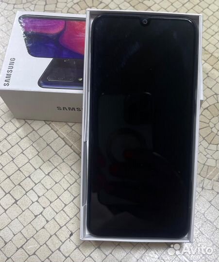 Samsung Galaxy A50, 4/64 ГБ