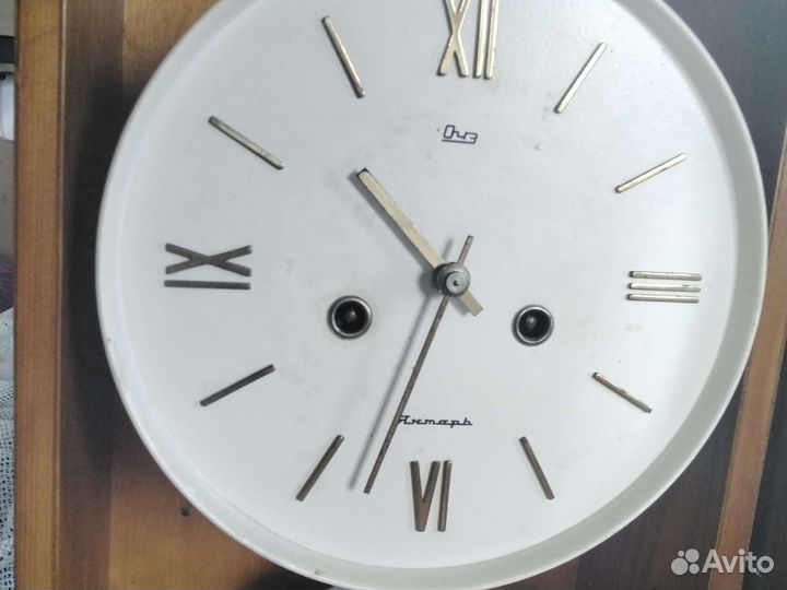 Старинные настенные антикварные часы с боем