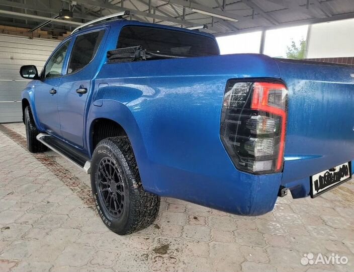 Задние фонари Mitsubishi L200 темные (комплект)