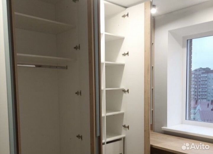 Рабочая зона у окна