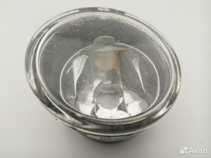 BMW X3 F25 Стекло правой противотуманной фары