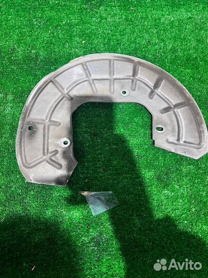 Тормозной щиток Alfa Romeo Stelvio 2018