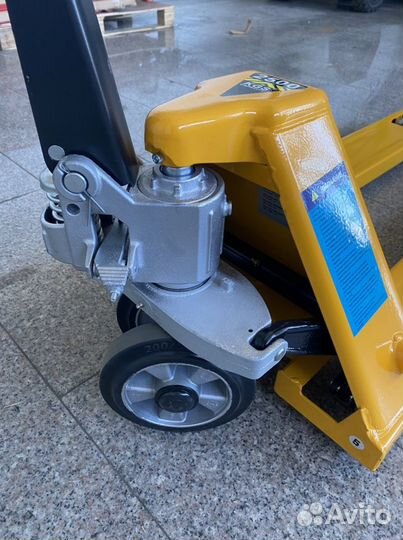 Гидравлическая тележка (рохля) 2500кг