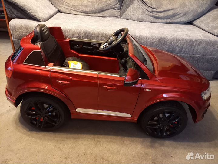 Детский электромобиль бу Audi Q7