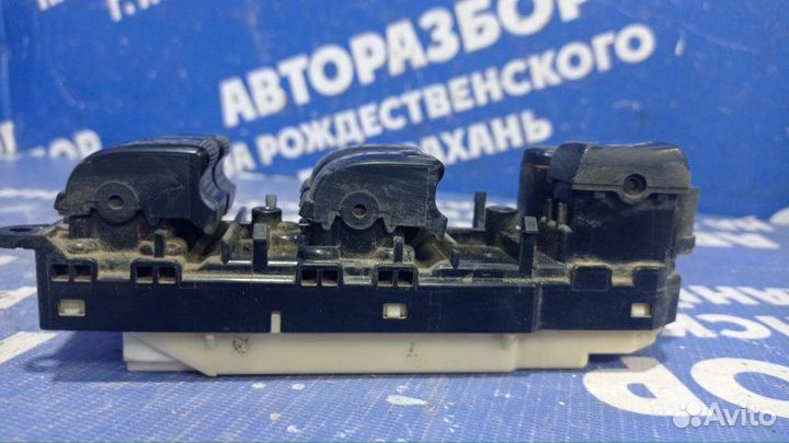 Блок управления стеклоподъемниками Toyota Corolla