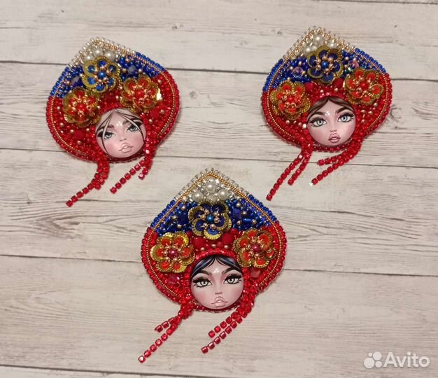 Брошь из бисера