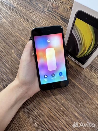 iPhone SE (2020), 64 ГБ
