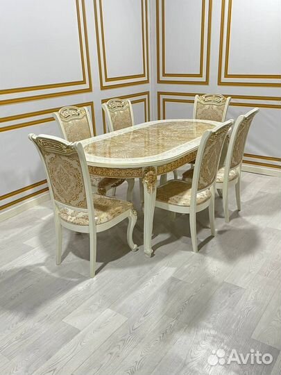 Кухонный стол и стулья новые