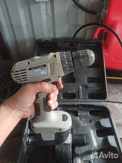 Шуруповерт интерскол