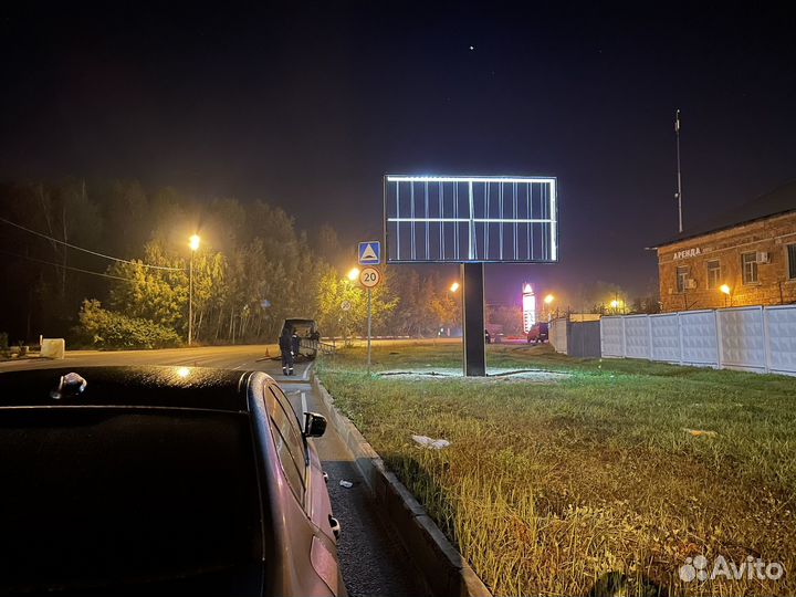 Рекламная конструкция с внутренней подсветкой