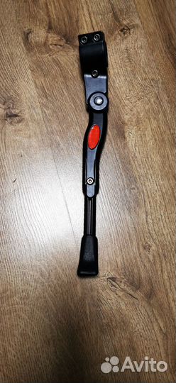 Металлическая подножка для велосипеда