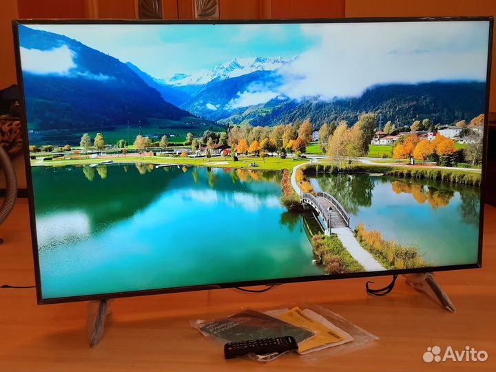 Телевизор Samsung SMART 4K UHD 140см как Новый