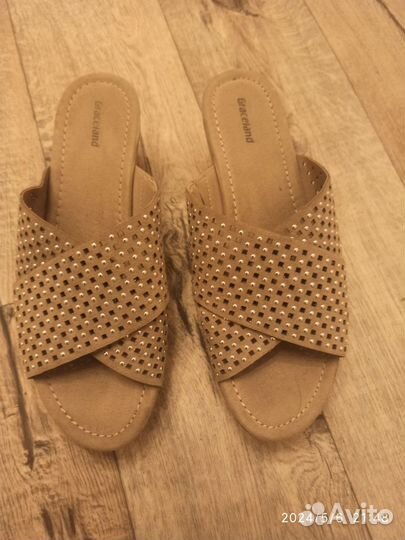 Шлепанцы женские 39 размер