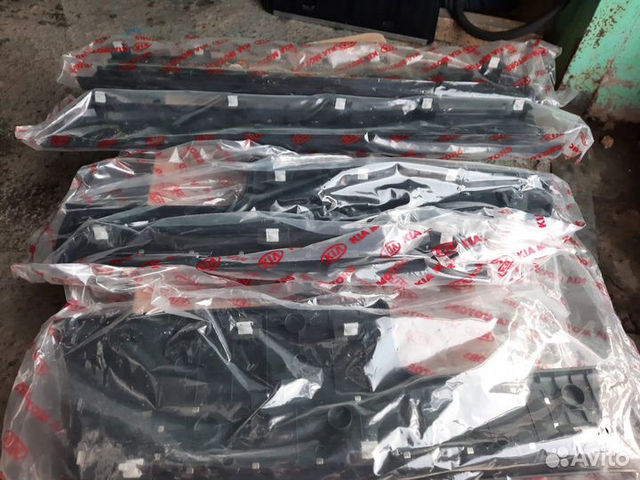 Накладки порогов Kia Mohave