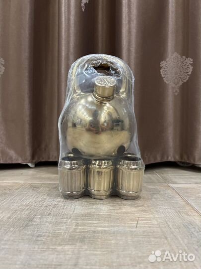 Кувшин и стопки