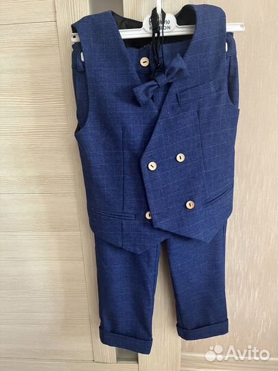 Костюм нарядный тройка классический