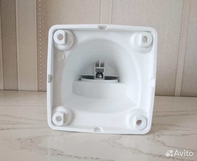 Mobotix MX-WH-M15-SecureFlex (кронштейн)