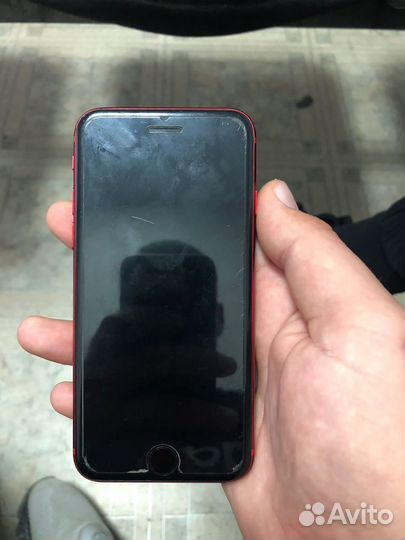 iPhone 8 red