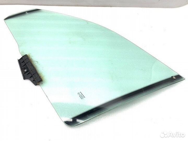 Стекло двери переднее левое Audi A6 C4 AAT