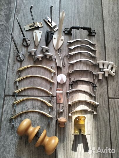 Дверные и мебельные ручки, крючки, стыки