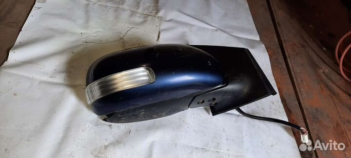Зеркало правое Toyota corolla 2012 года