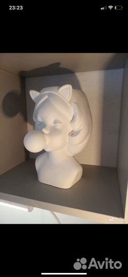 Гипсовое кашпо девочка со жвачкой