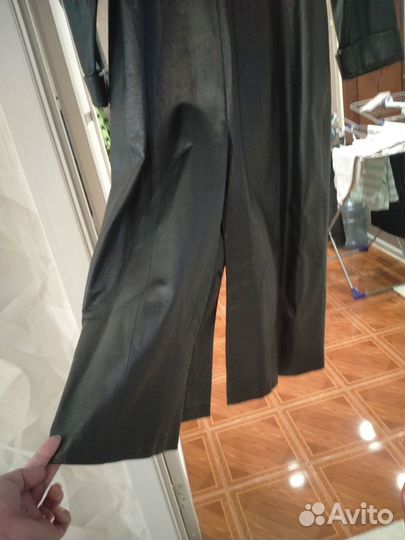 Кожаный плащ