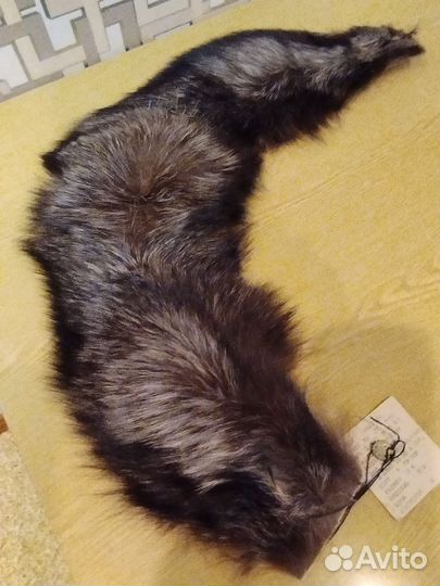 Меховой воротник серебристо-черной лисы