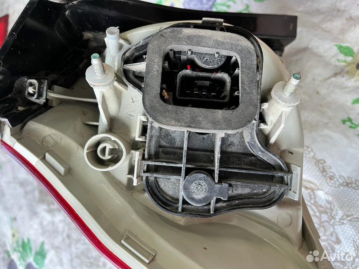 Фонарь задний правый Volksvagen Golf 5