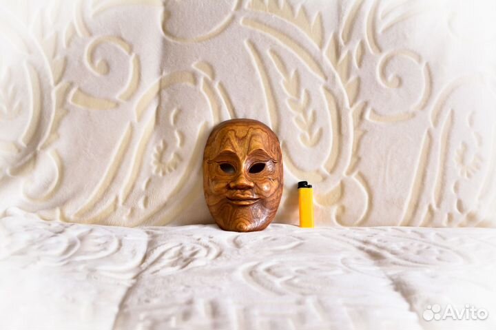 Маска из красного дерева. Греция хх в