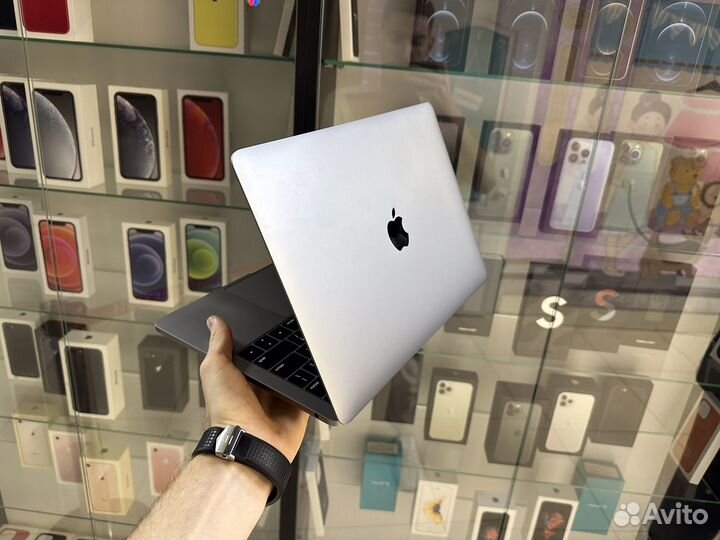 Macbook Pro 13 2019 16/256Gb