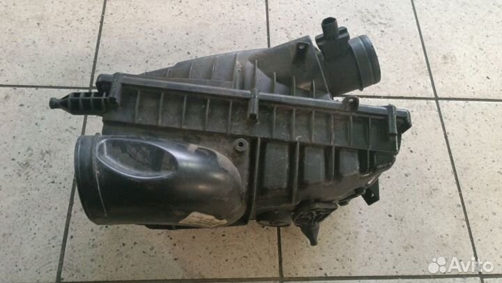 Корпус воздушного фильтра правый Land Rover Range