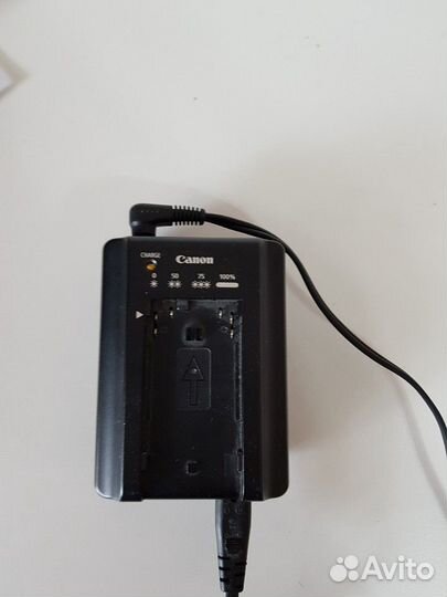 Зарядное устройство и аккумулятор canon