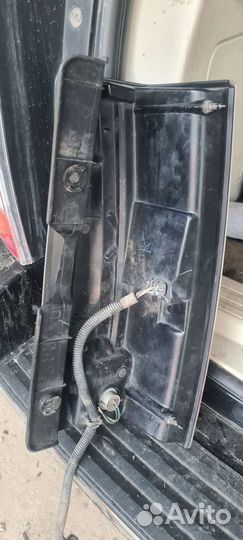 Задний фонарь правый на escalade