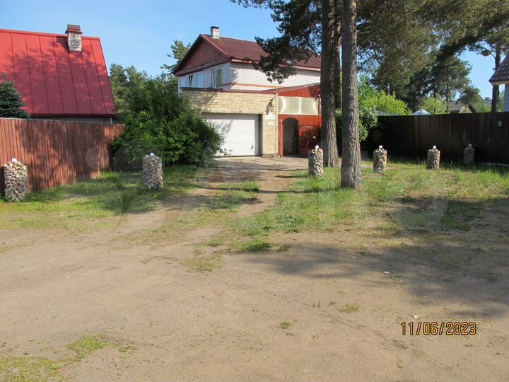 Дом 260,6 м² на участке 20,6 сот.