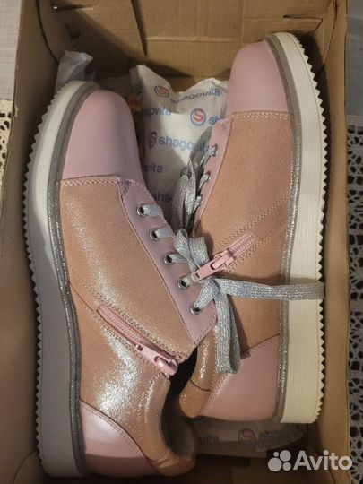 Ботинки новые для девочки Shagovita 38р