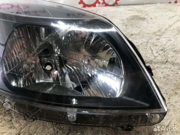 Фара передняя правая Renault Sandero хетчбек 1390