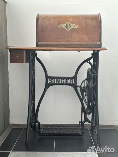 Швейная машина Singer. Станина