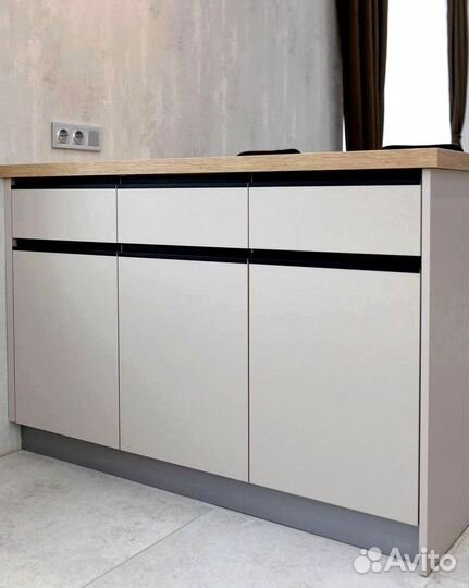 Кухонный гарнитур угловой на заказ с островом