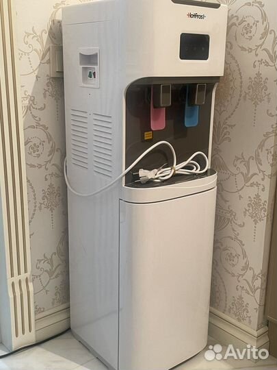 Кулер для воды с холодильником
