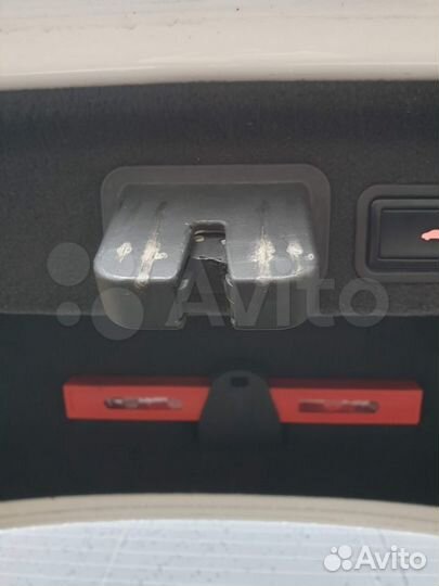 Крышка багажника Audi A8 D4 цвет белый