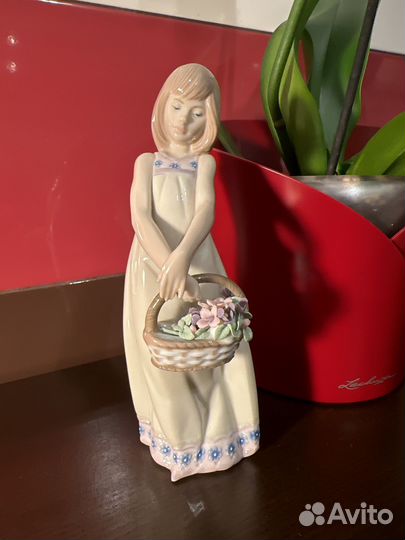 Статуэтка фарфоровая Lladro