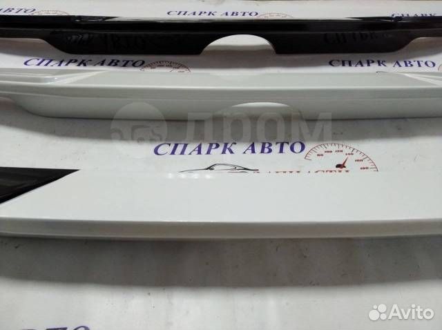 Спойлер под стекло двери Toyota Land Cruiser Prado