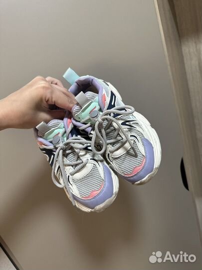 Кроссовки 33