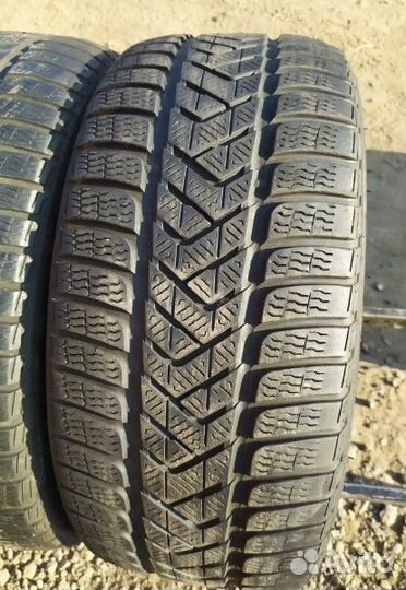 Pirelli Winter Sottozero 3 235/35 R19