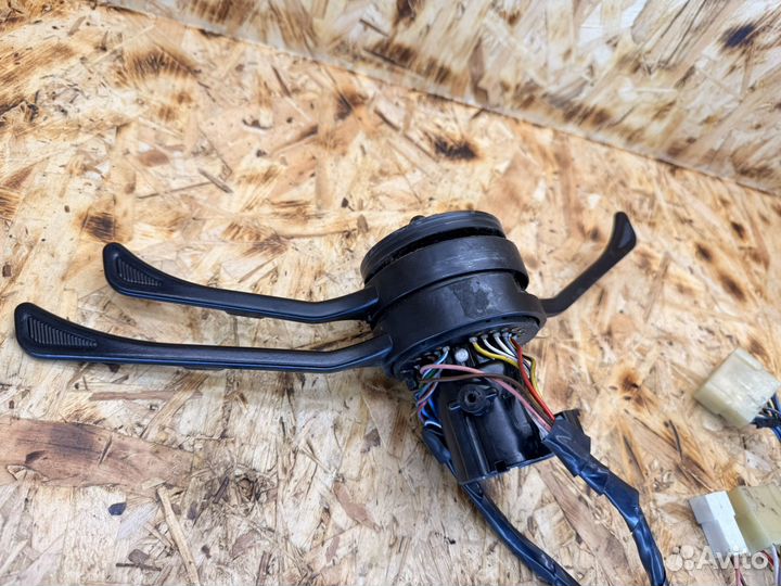 Подрулевые переключатели Нива 2131