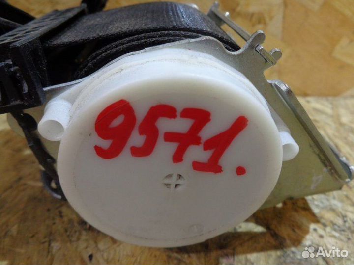 Ремень безопасности Mercedes-Benz C-Class W204