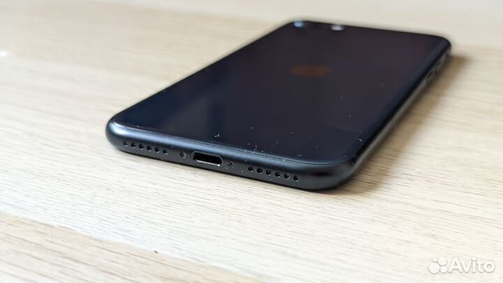 iPhone SE (2020), 64 ГБ