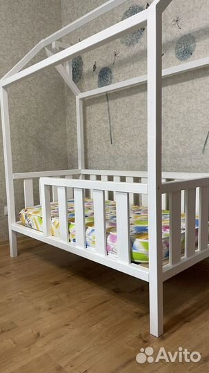 Детская кровать домик