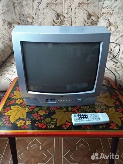 Телевизор бу JVC